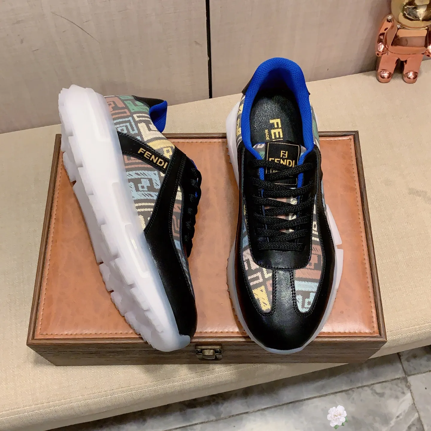 Men's Men's Shoes💰460💰💰🎩🎩[Lightning][Lightning] "FENDI*" The latest and most popular casual sports shoes, top brand [Seduce] luxury ~ purchasing agent, top quality ~. [Strong] The upper is made of imported breathable cowhide with material ➕ breathable sheepskin feet (•) and fine workmanship. The original stylish and stylish soft rubber wear-resistant and non-slip outsole is light and comfortable on the feet. The real thing looks better when photographed in person. 012: code: 38-44, can be customized to 45, 2️⃣ colors available
